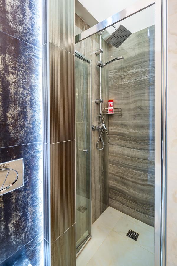 Apartment Leogrand Deluxe On Doroshenka 17 *
